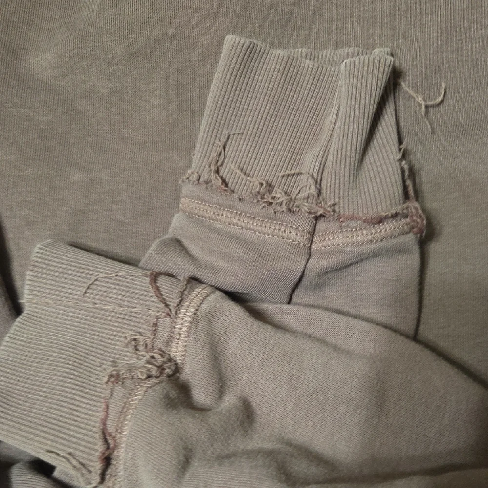 Sweatshirt - Picture 4 of 5